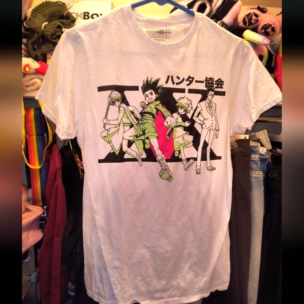 Hunter White Anime Graphic Tee Manga Black Character Women's Small